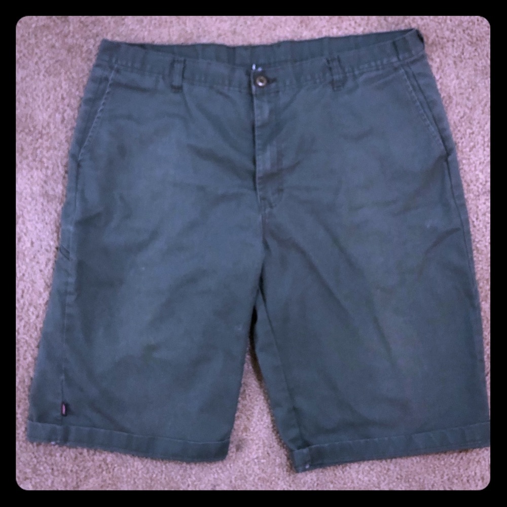 Men’s Dickies shorts. Size 42. Dark grey.